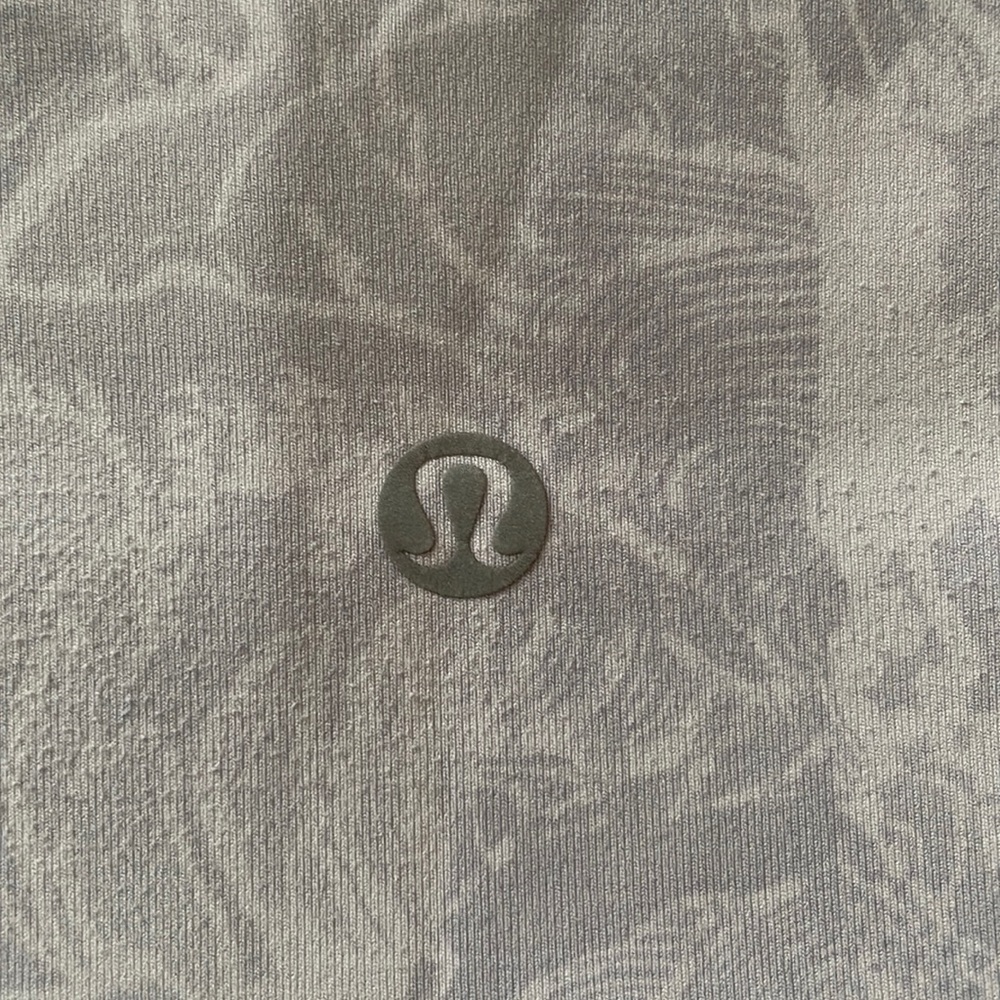 Lululemon, gray print, capri length leggings.